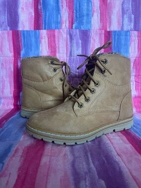 Cliffs  by white mountain Tan Boots new without tags or box